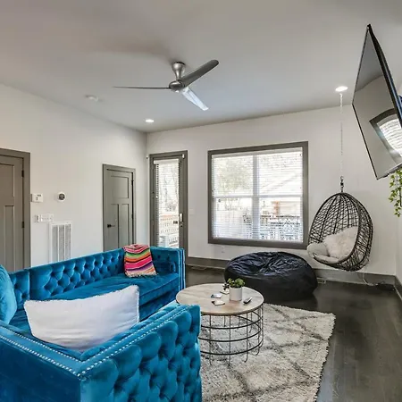 Vibrant Home With Deck, 2 Mi To Downtown Nashville!
